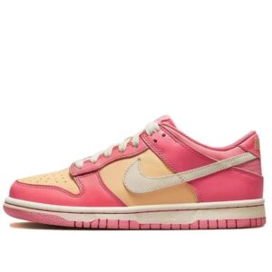 Nike dunk strawberry peach